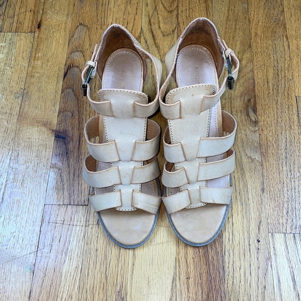 Apt 9 tan heels